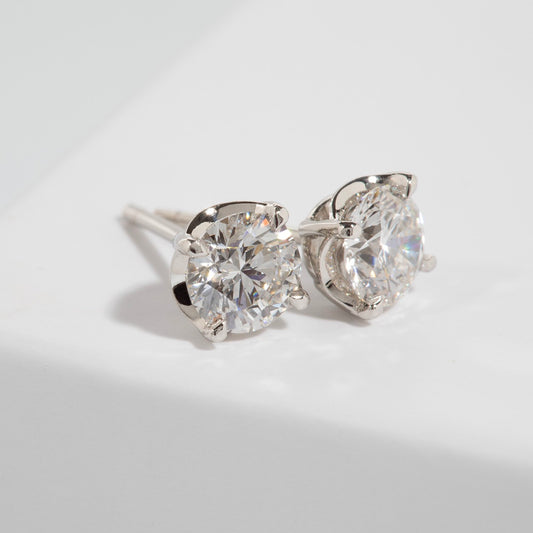 Gold scalloped bezel stud earrings with lab-grown diamonds